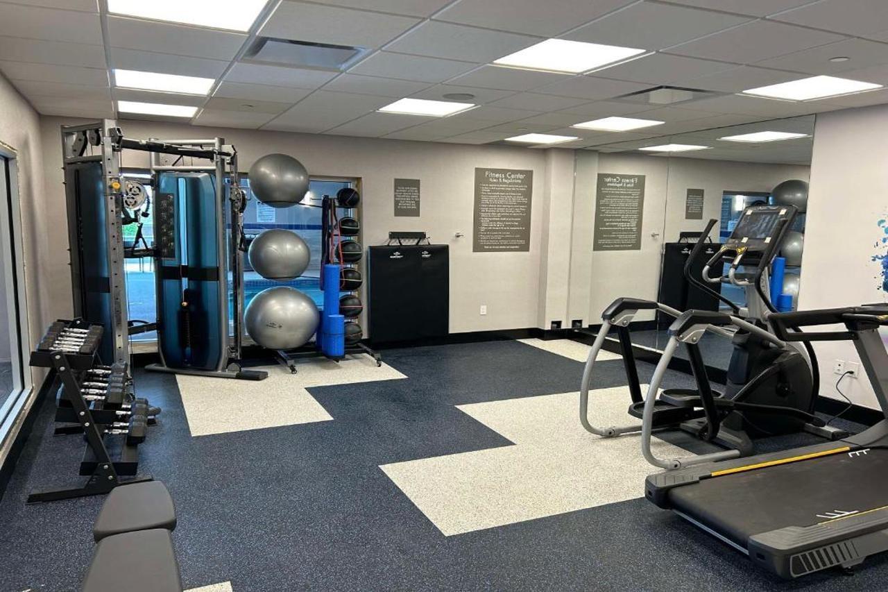 Glo Best Western Mississauga Corporate Centre Bagian luar foto
