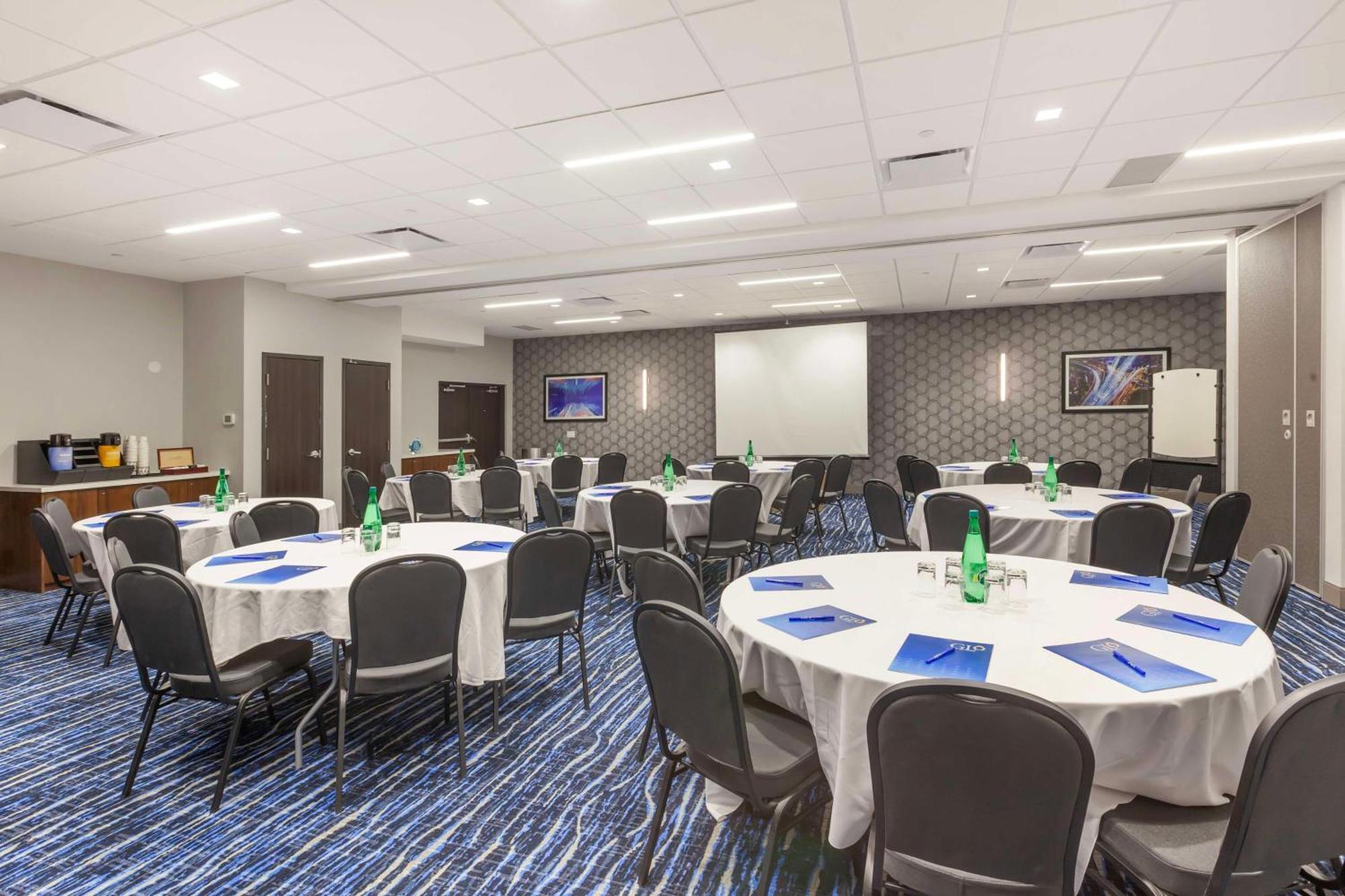 Glo Best Western Mississauga Corporate Centre Bagian luar foto